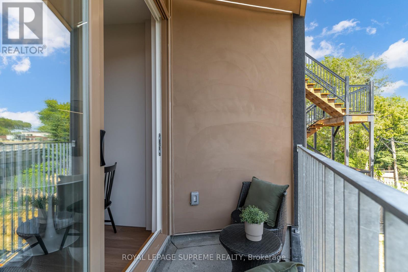 4 - 101 Bernice Crescent, Toronto, Ontario  M6N 1W7 - Photo 10 - W12483568