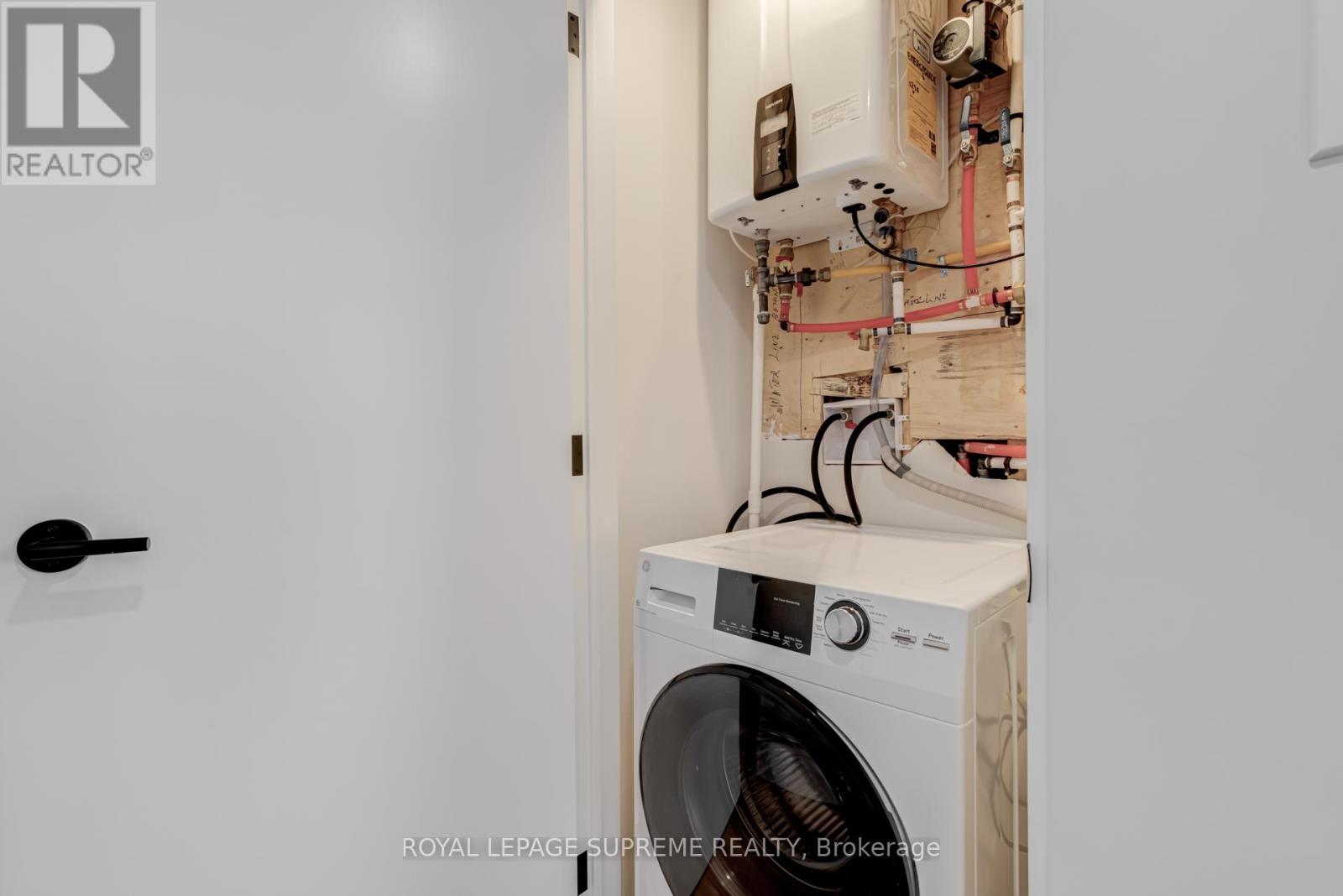 4 - 101 Bernice Crescent, Toronto, Ontario  M6N 1W7 - Photo 19 - W12483568