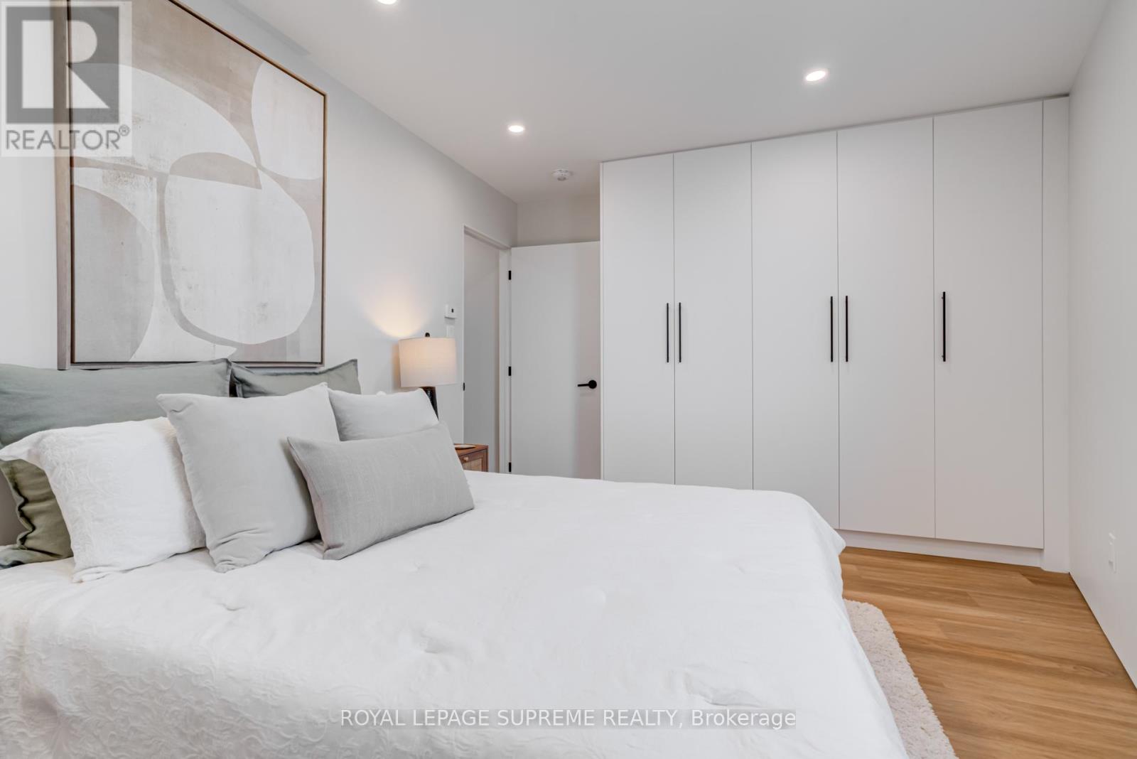 4 - 101 Bernice Crescent, Toronto, Ontario  M6N 1W7 - Photo 21 - W12483568