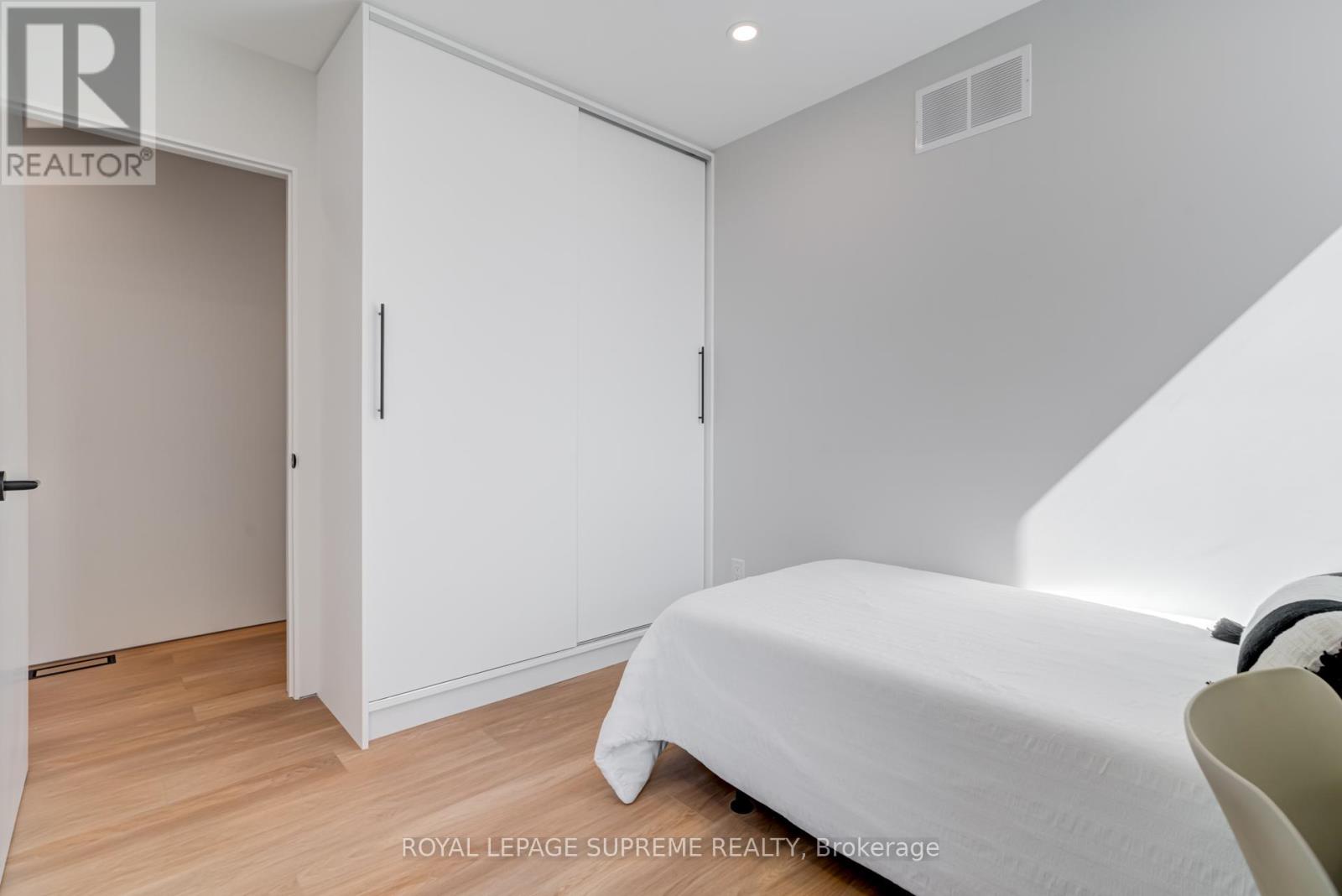 4 - 101 Bernice Crescent, Toronto, Ontario  M6N 1W7 - Photo 24 - W12483568