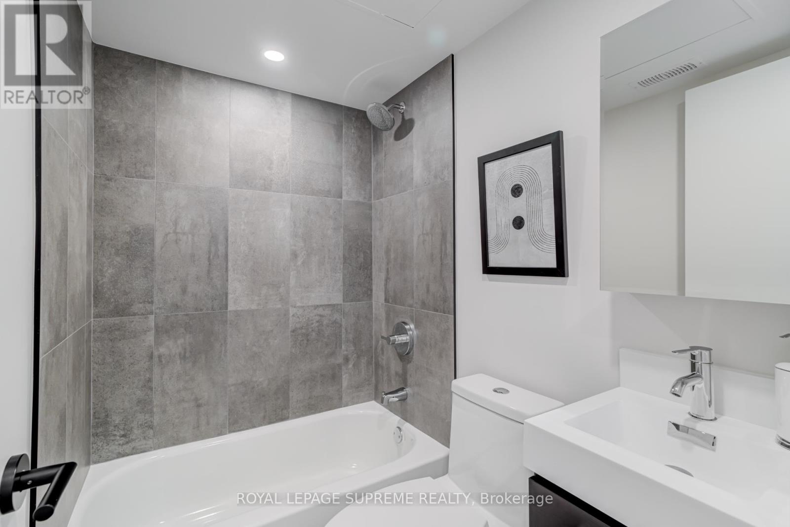4 - 101 Bernice Crescent, Toronto, Ontario  M6N 1W7 - Photo 26 - W12483568
