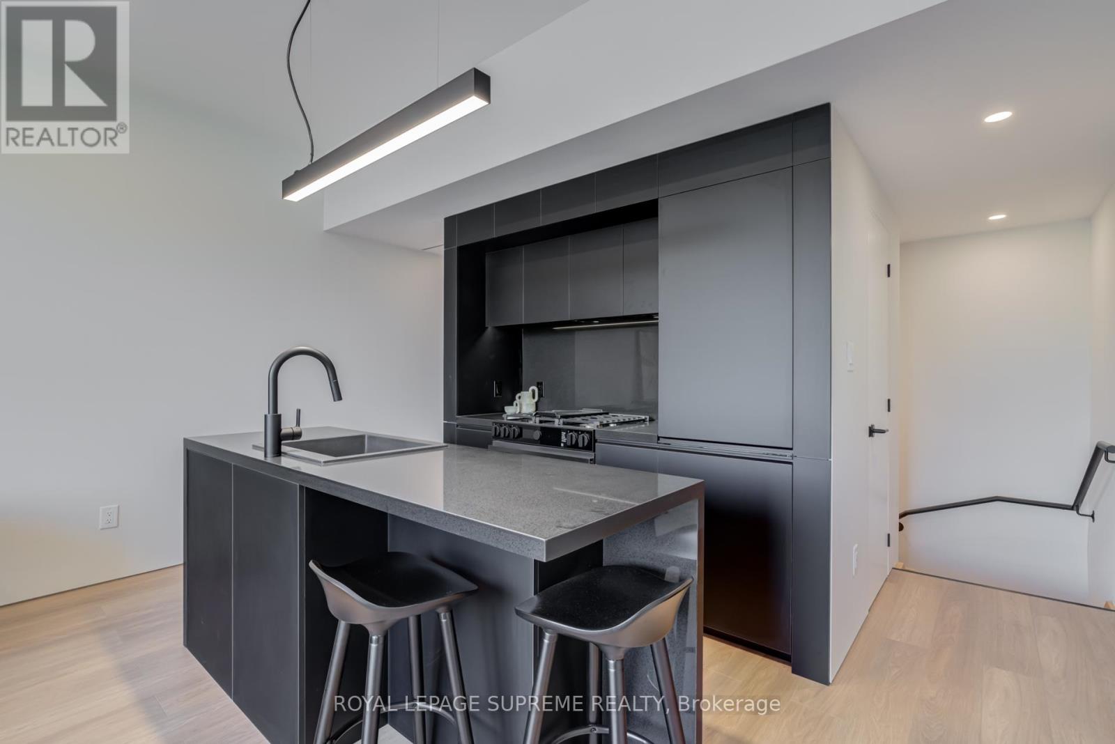 4 - 101 Bernice Crescent, Toronto, Ontario  M6N 1W7 - Photo 5 - W12483568