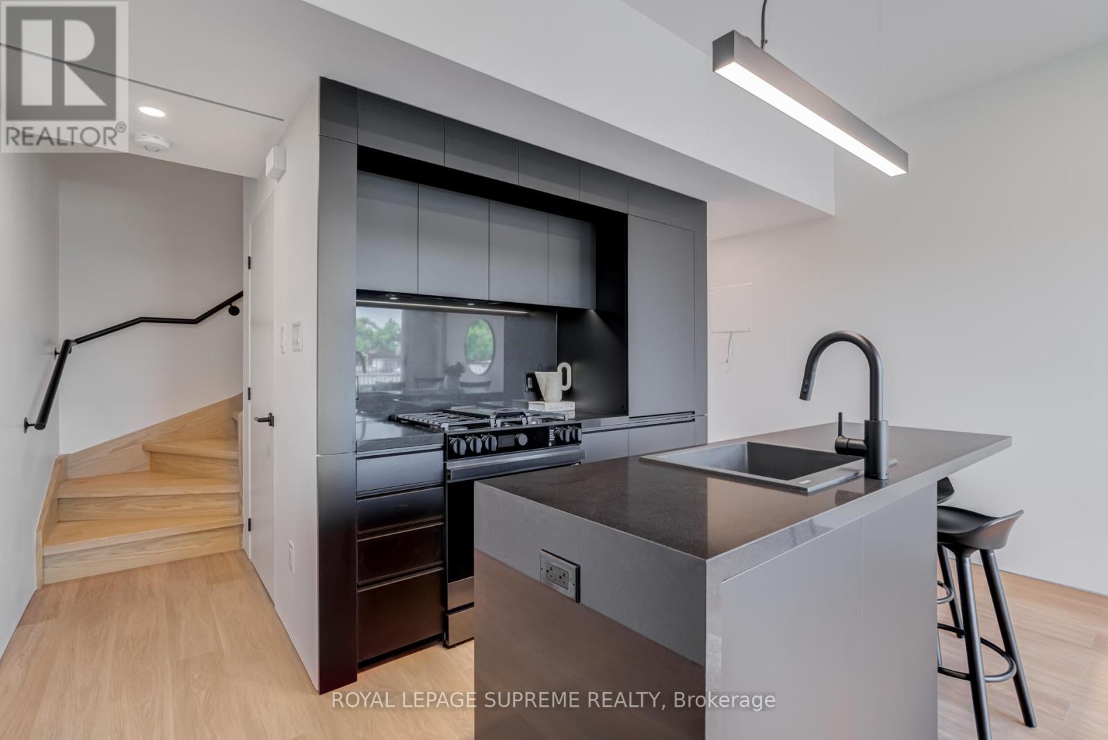 4 - 101 Bernice Crescent, Toronto, Ontario  M6N 1W7 - Photo 7 - W12483568