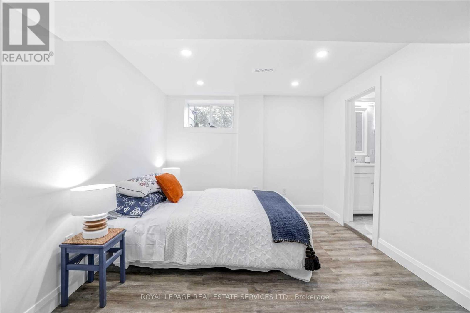 Lower - 117 St Johns Road, Toronto, Ontario  M6P 1V1 - Photo 17 - W12483571