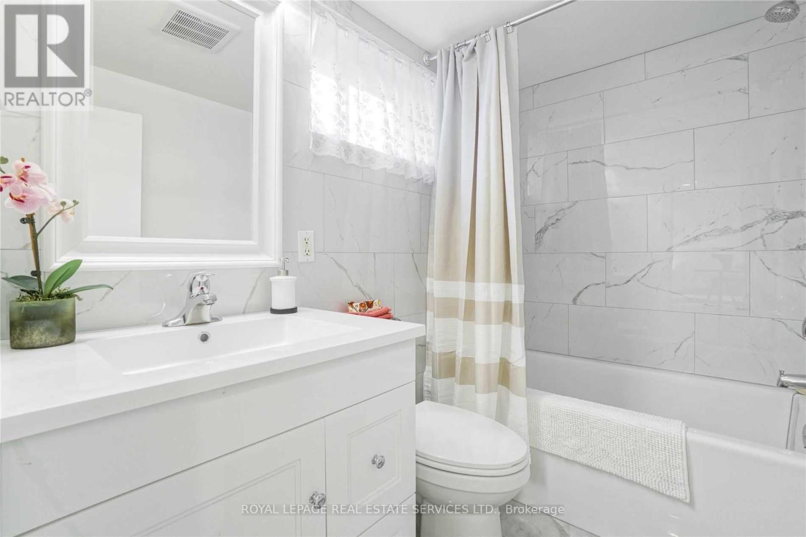 Lower - 117 St Johns Road, Toronto, Ontario  M6P 1V1 - Photo 22 - W12483571