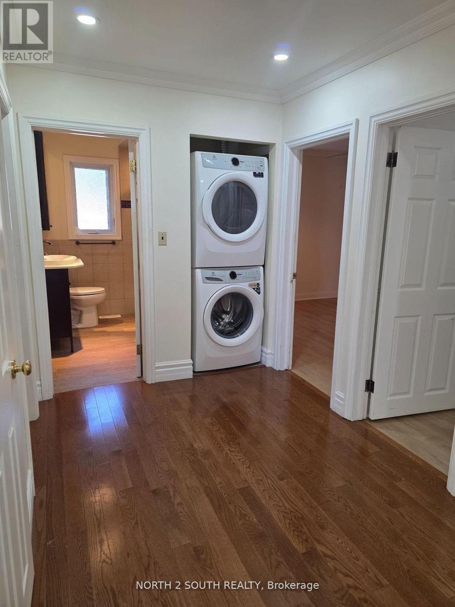 79 John Street, Caledon, Ontario  L7E 3H4 - Photo 5 - W12483609