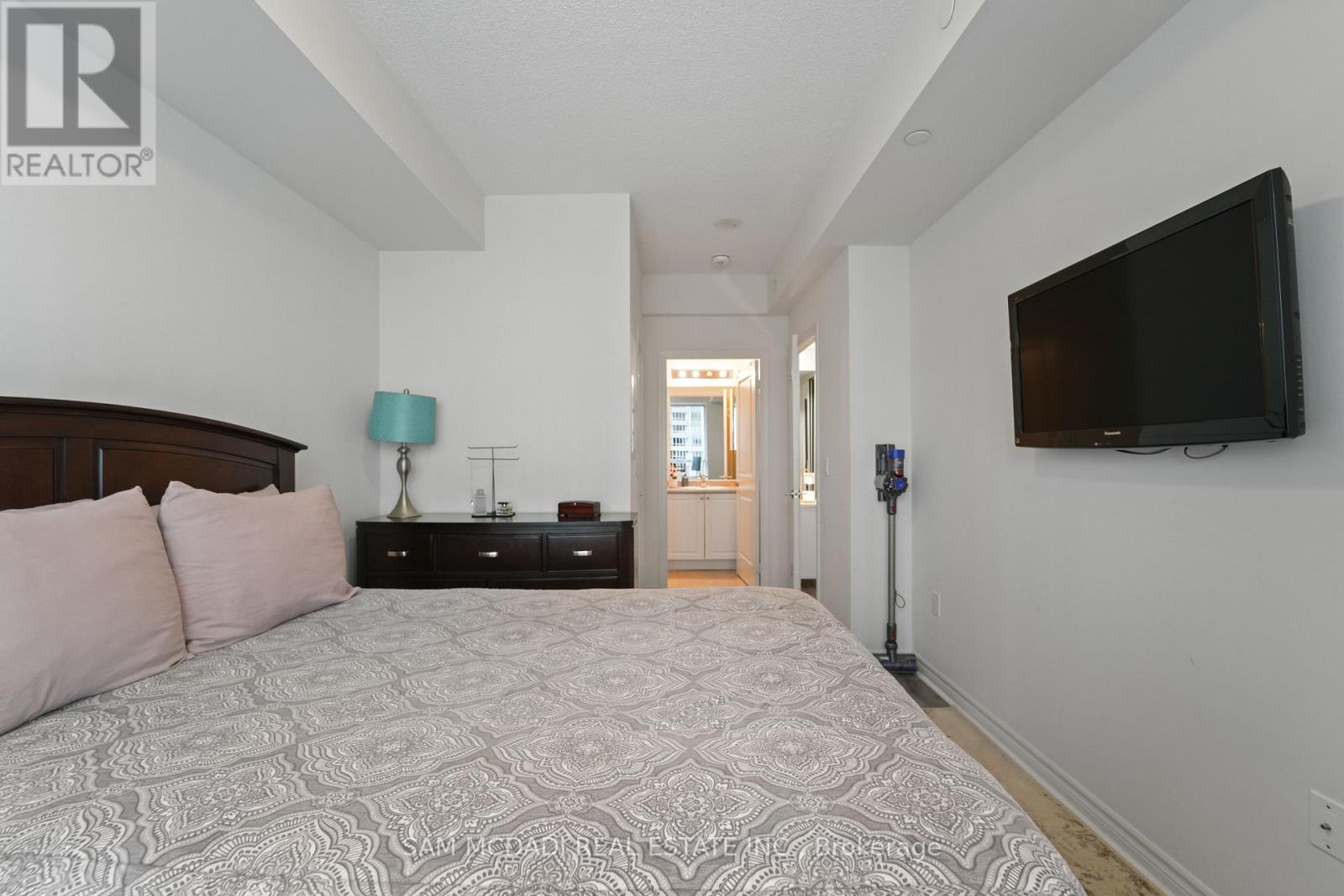 207 - 349 Rathburn Road W, Mississauga, Ontario  L5B 0G9 - Photo 16 - W12483611