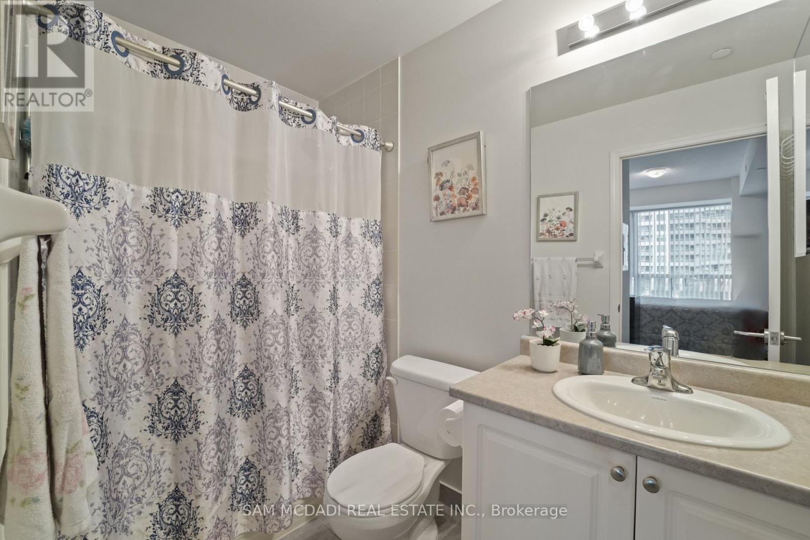 207 - 349 Rathburn Road W, Mississauga, Ontario  L5B 0G9 - Photo 17 - W12483611