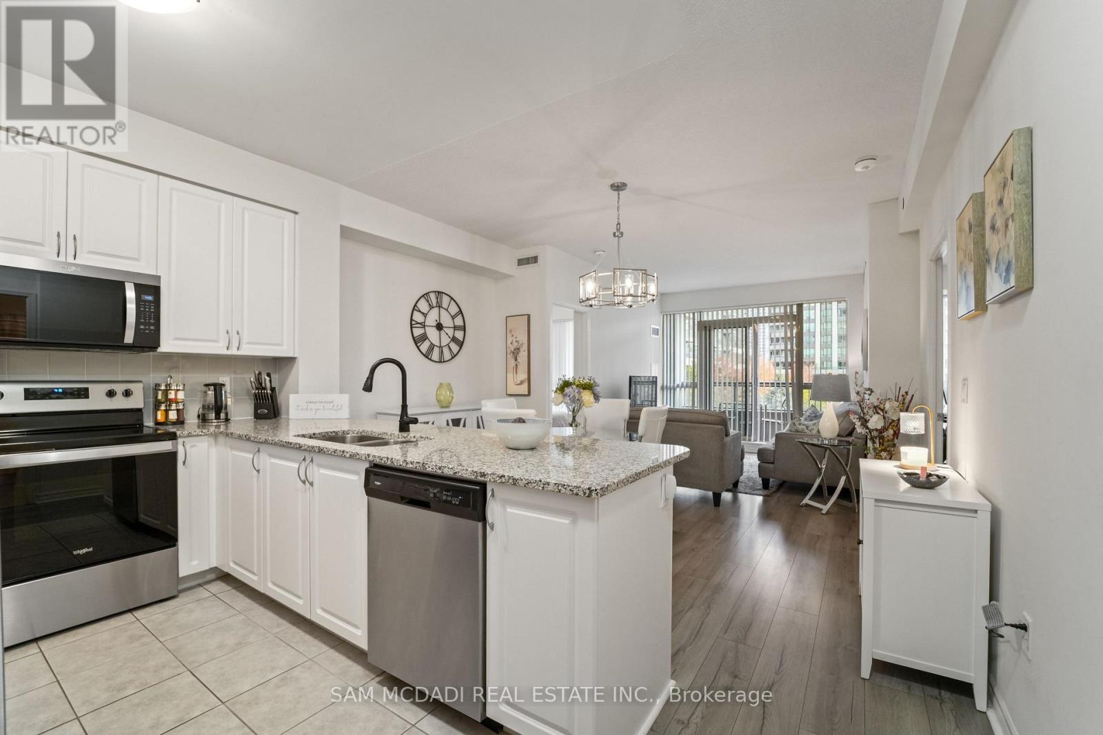207 - 349 Rathburn Road W, Mississauga, Ontario  L5B 0G9 - Photo 3 - W12483611