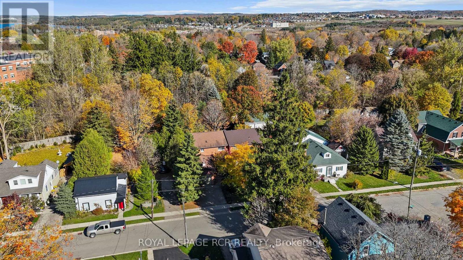 11 Margaret Street, Orangeville, Ontario  L9W 2N1 - Photo 3 - W12483613