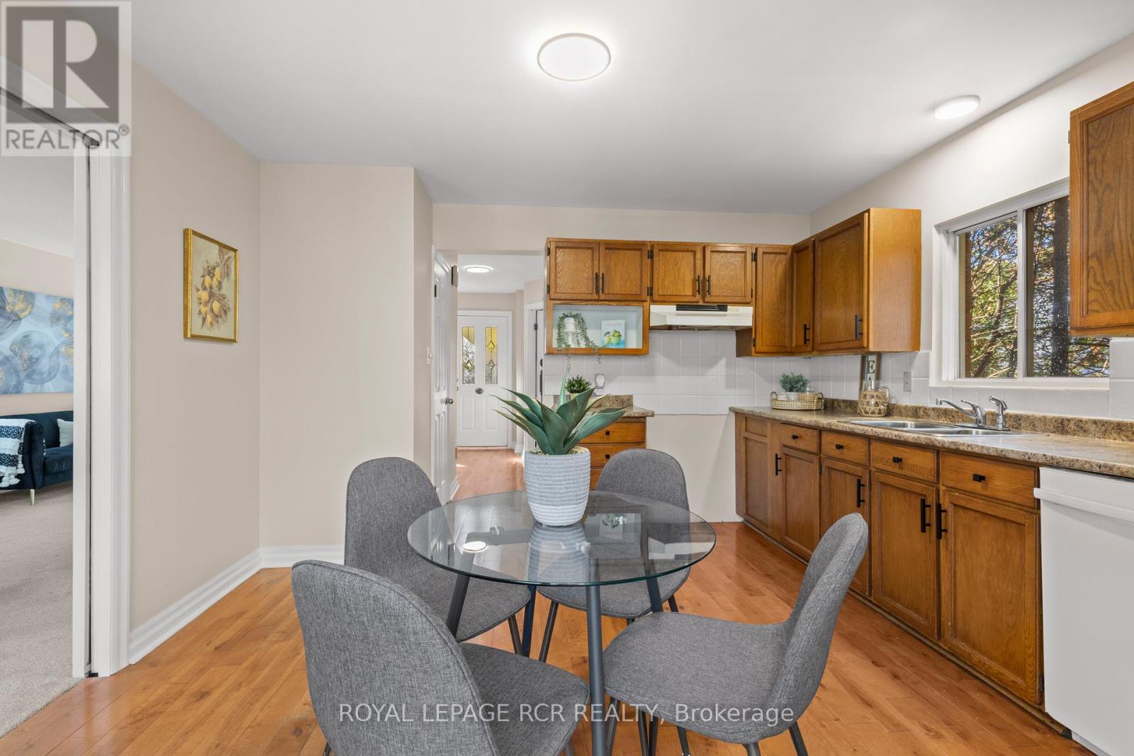 11 Margaret Street, Orangeville, Ontario  L9W 2N1 - Photo 6 - W12483613