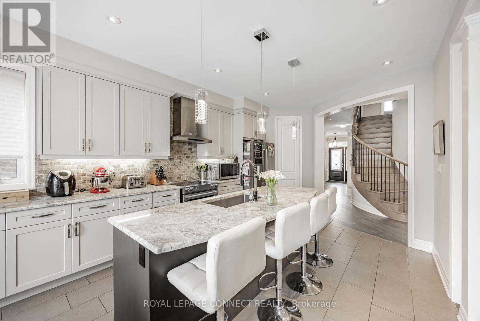 3302 Mintwood Circle, Oakville, Ontario  L6H 7C3 - Photo 8 - W12483640