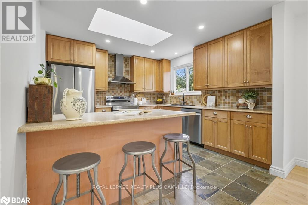 2159 Hixon Street, Oakville, Ontario  L6L 1T5 - Photo 17 - W12483663