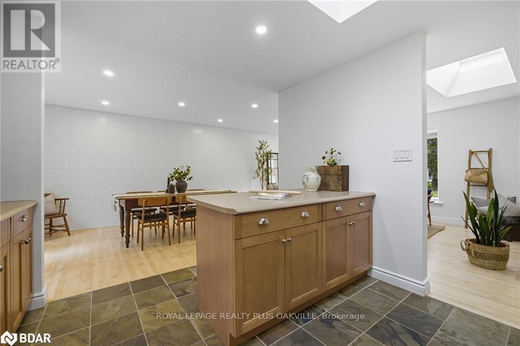 2159 Hixon Street, Oakville, Ontario  L6L 1T5 - Photo 18 - W12483663