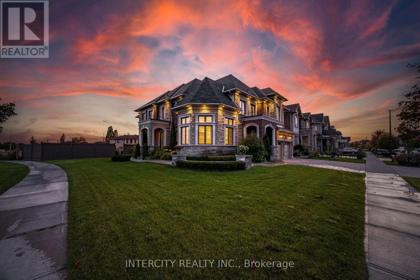 29 CHIMING ROAD, Brampton, Ontario
