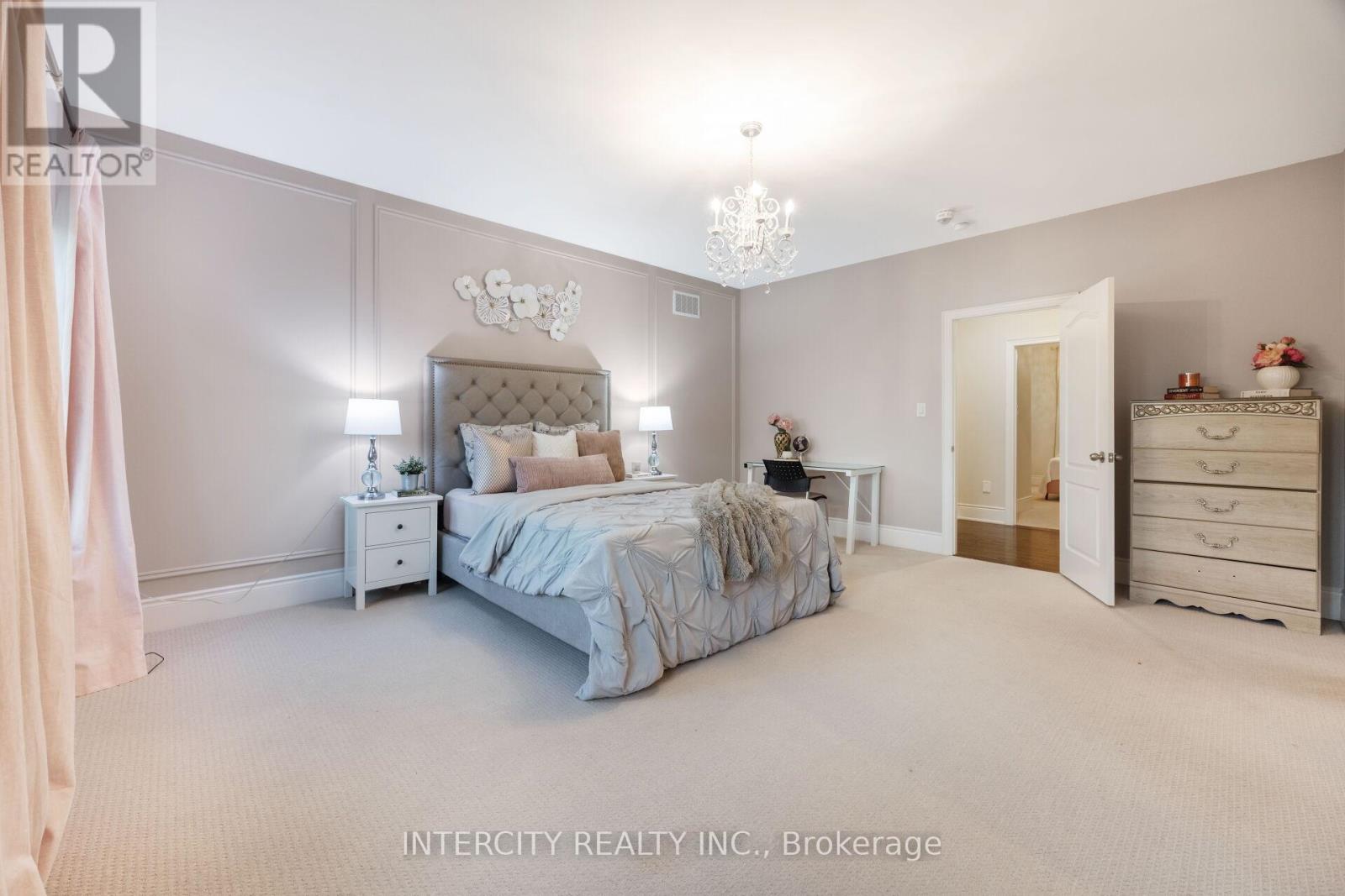 29 Chiming Road, Brampton, Ontario  L6P 4E1 - Photo 39 - W12483673