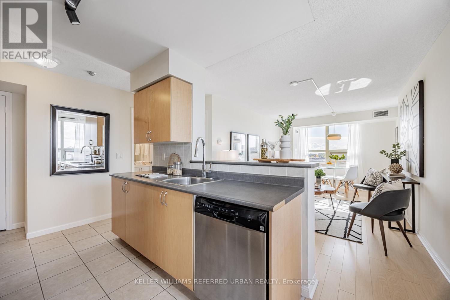 511 - 4 Elsinore Path, Toronto, Ontario  M8V 4G7 - Photo 11 - W12483687