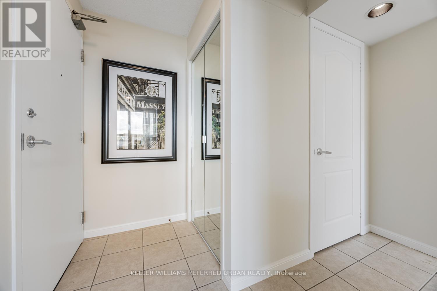 511 - 4 Elsinore Path, Toronto, Ontario  M8V 4G7 - Photo 2 - W12483687