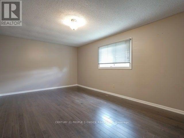 1575 Sir Monty's Drive, Mississauga, Ontario  L5N 4P1 - Photo 10 - W12483699