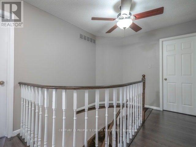 1575 Sir Monty's Drive, Mississauga, Ontario  L5N 4P1 - Photo 9 - W12483699
