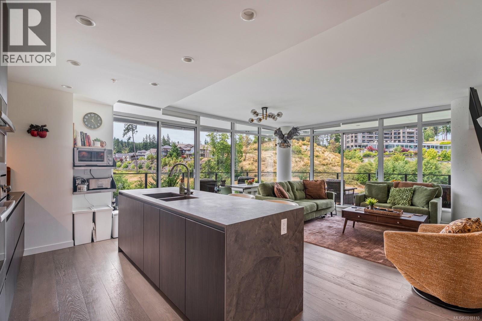 815 2000 Hannington Rd, Langford, British Columbia