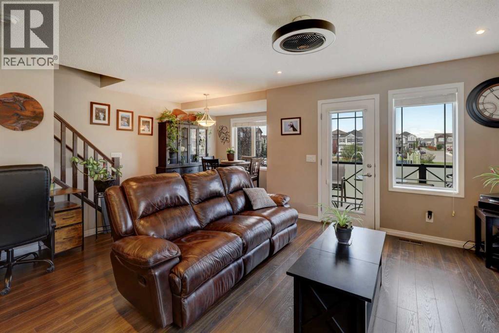 140 Windford Grove Sw, Airdrie, Alberta  T4B 4G4 - Photo 2 - A2239975