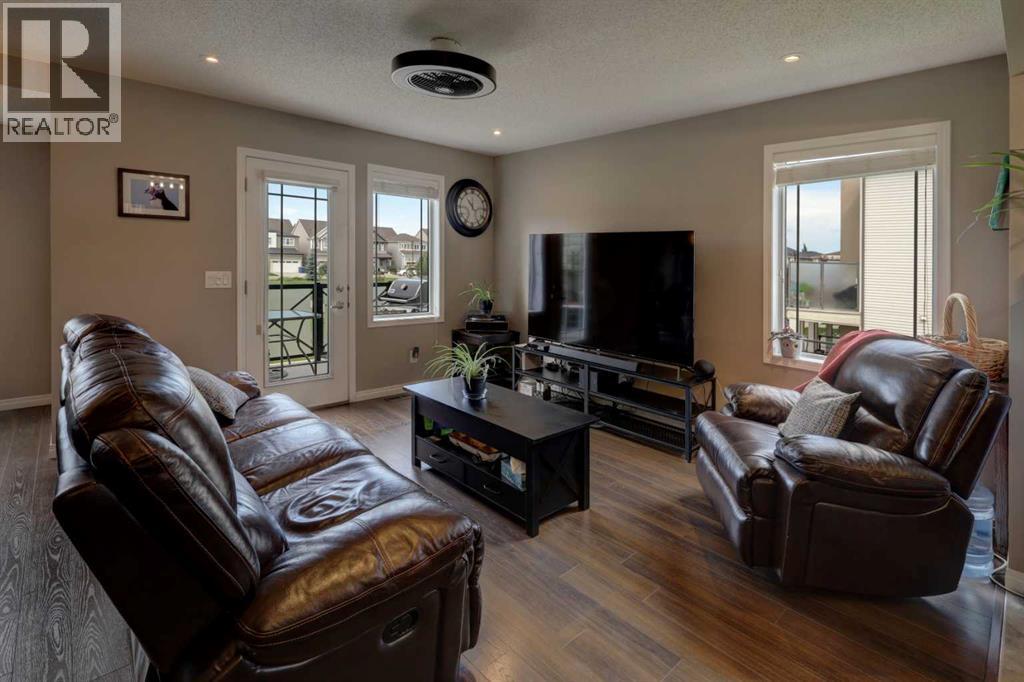 140 Windford Grove Sw, Airdrie, Alberta  T4B 4G4 - Photo 3 - A2239975