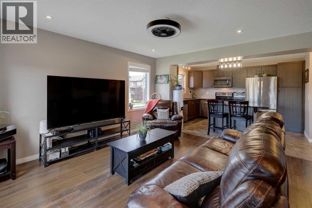 140 Windford Grove Sw, Airdrie, Alberta  T4B 4G4 - Photo 4 - A2239975