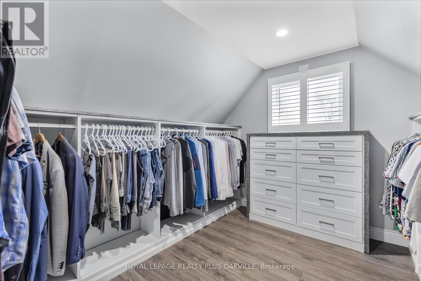2 Westcliffe Avenue, Hamilton, Ontario  L9C 1K2 - Photo 32 - X12483563