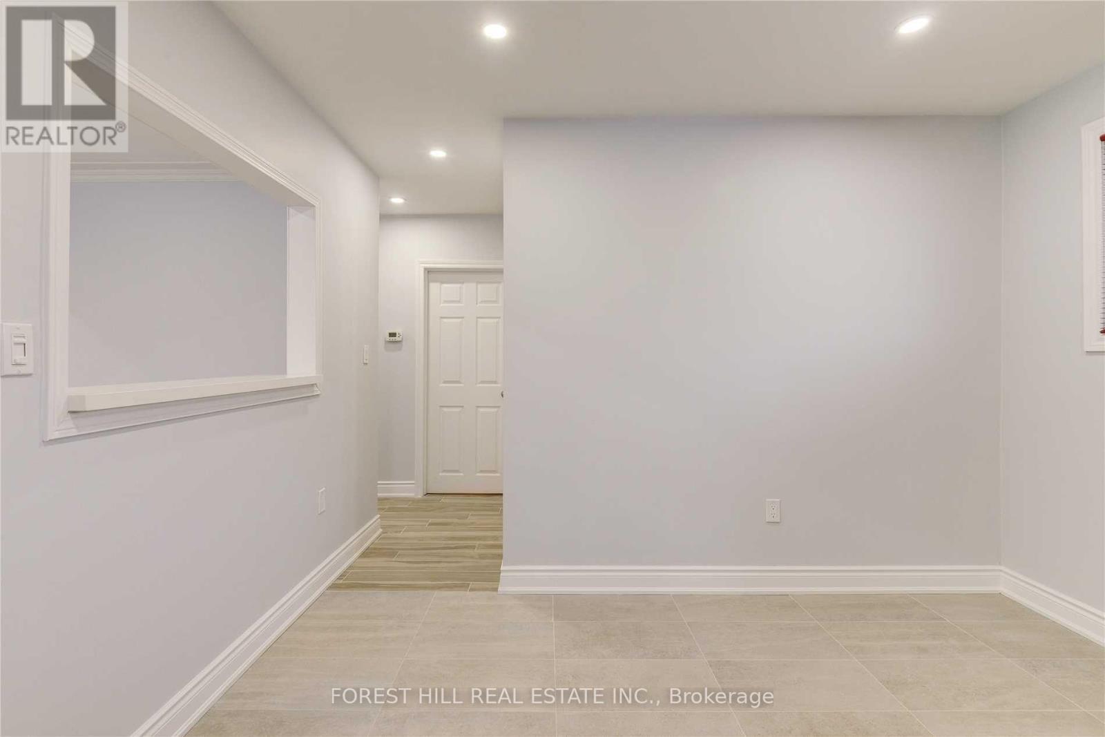 63 Cardinal Drive, Hamilton, Ontario  L9A 4H6 - Photo 12 - X12483618