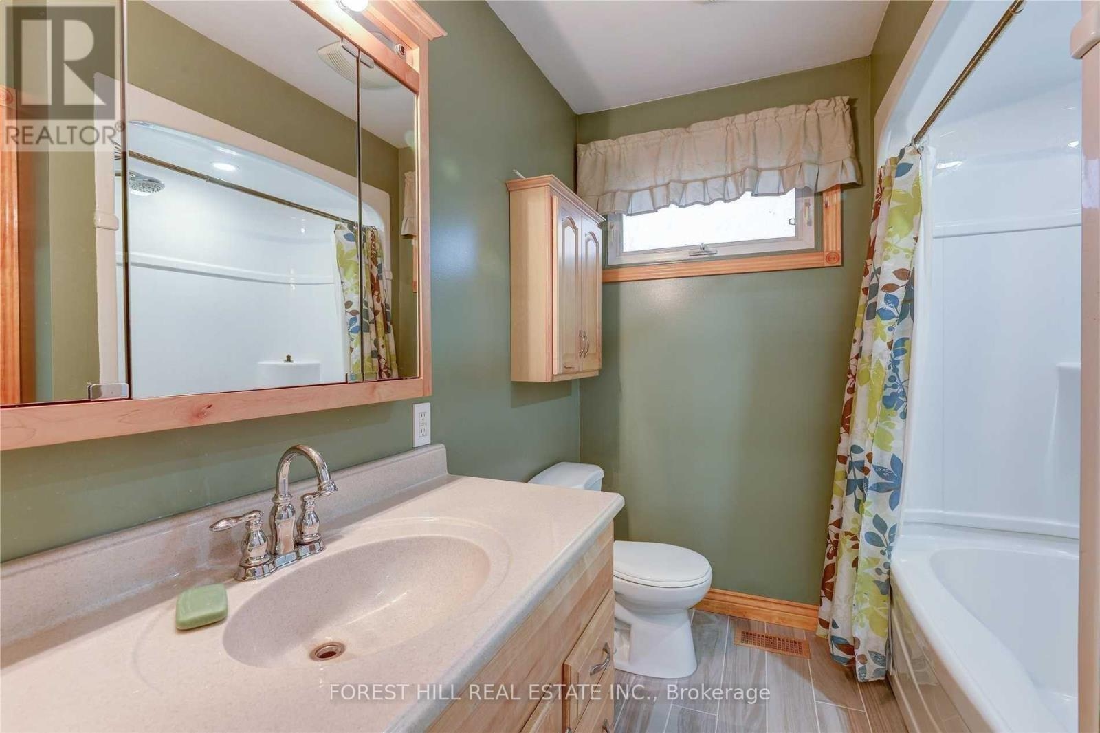 63 Cardinal Drive, Hamilton, Ontario  L9A 4H6 - Photo 15 - X12483618