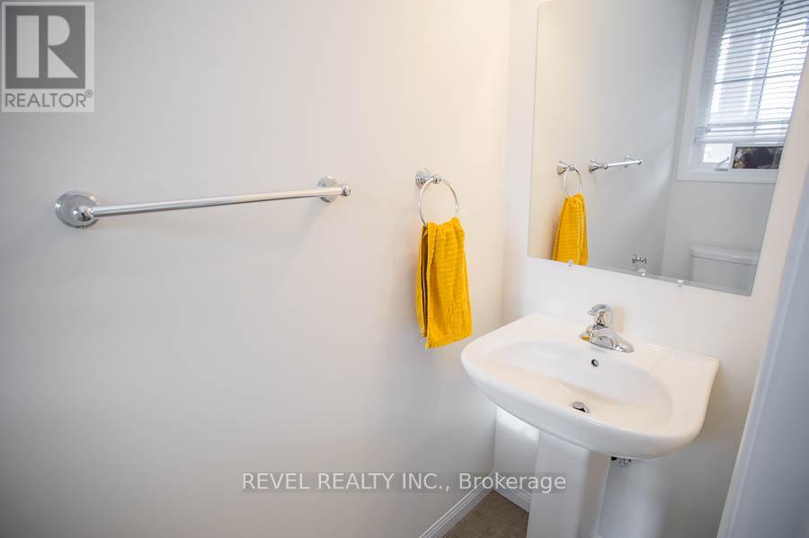 22 - 21 Diana Avenue, Brantford, Ontario  N3T 0G7 - Photo 10 - X12483695
