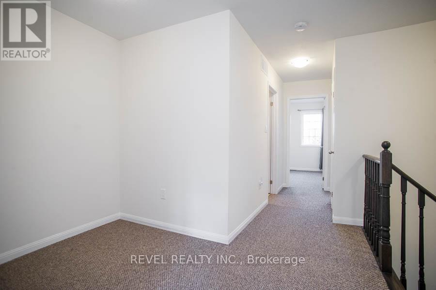 22 - 21 Diana Avenue, Brantford, Ontario  N3T 0G7 - Photo 11 - X12483695
