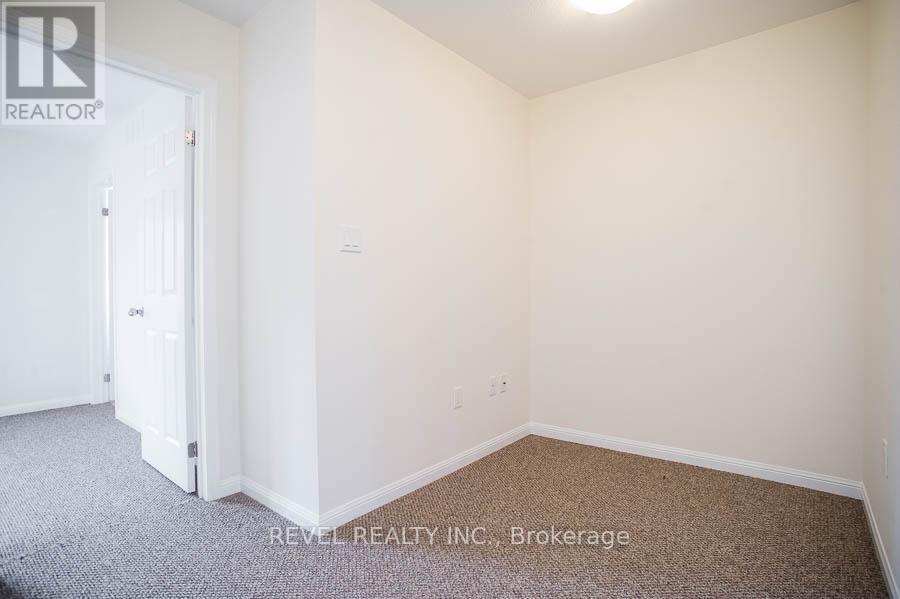 22 - 21 Diana Avenue, Brantford, Ontario  N3T 0G7 - Photo 12 - X12483695
