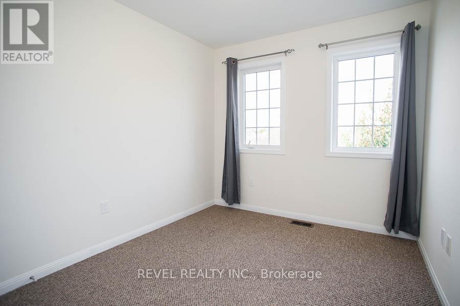 22 - 21 Diana Avenue, Brantford, Ontario  N3T 0G7 - Photo 17 - X12483695
