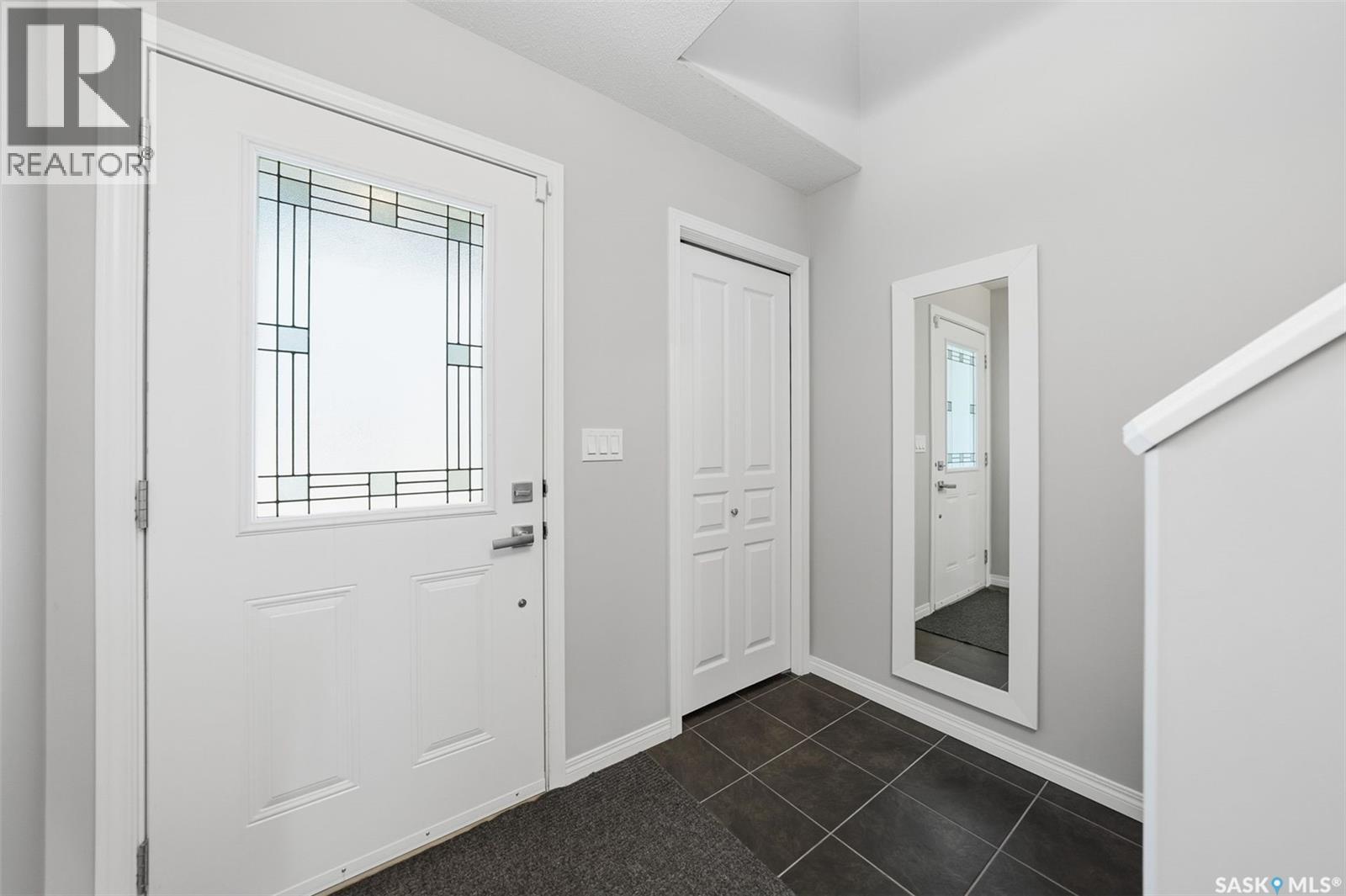 1 365 Dawson Crescent, Saskatoon, Saskatchewan  S7R 0L6 - Photo 3 - SK021758