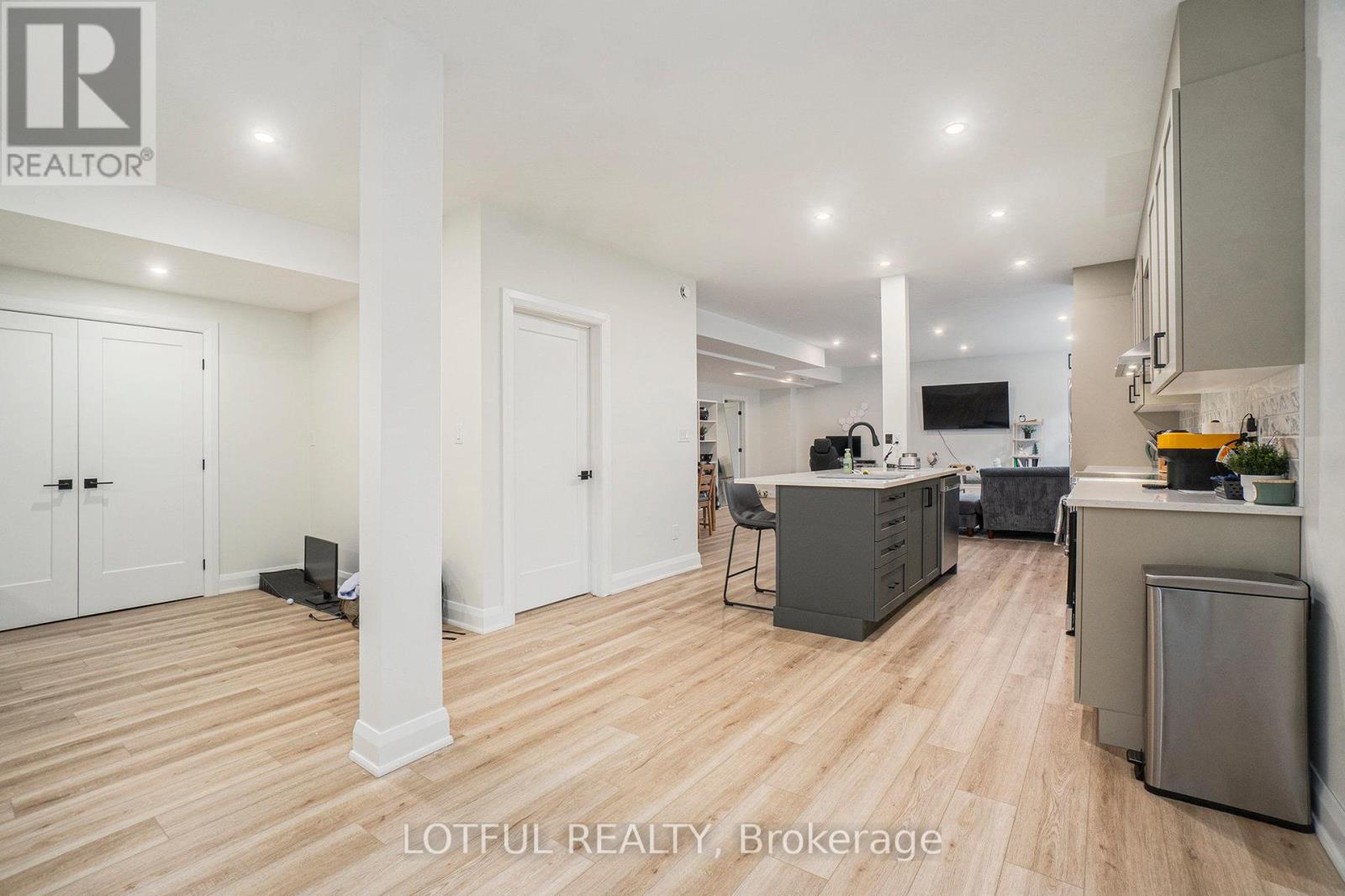 B - 411 Leighton Terrace, Ottawa, Ontario  K1Z 6J7 - Photo 8 - X12464477