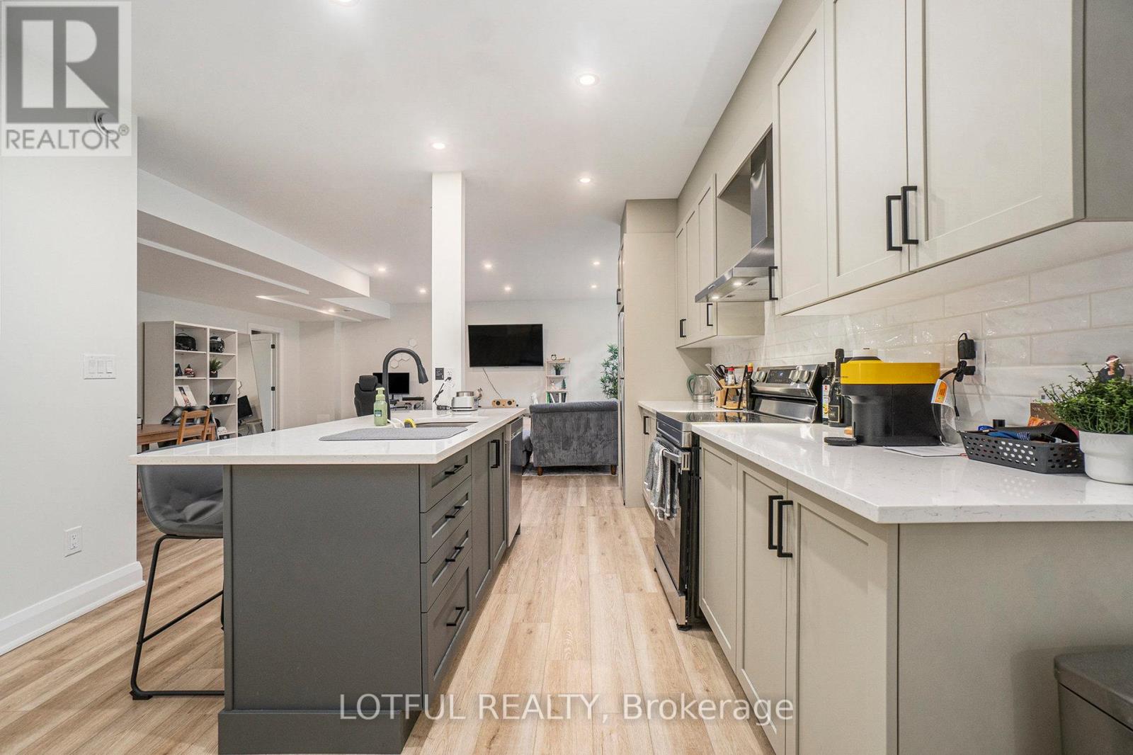 B - 411 Leighton Terrace, Ottawa, Ontario  K1Z 6J7 - Photo 9 - X12464477