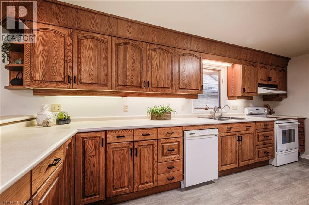 54 Glendale Road, Kitchener, Ontario  N2H 2Z8 - Photo 10 - 40782285
