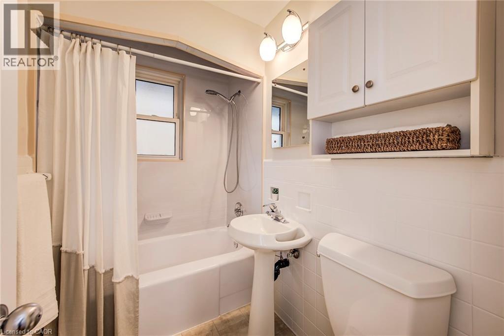 54 Glendale Road, Kitchener, Ontario  N2H 2Z8 - Photo 17 - 40782285