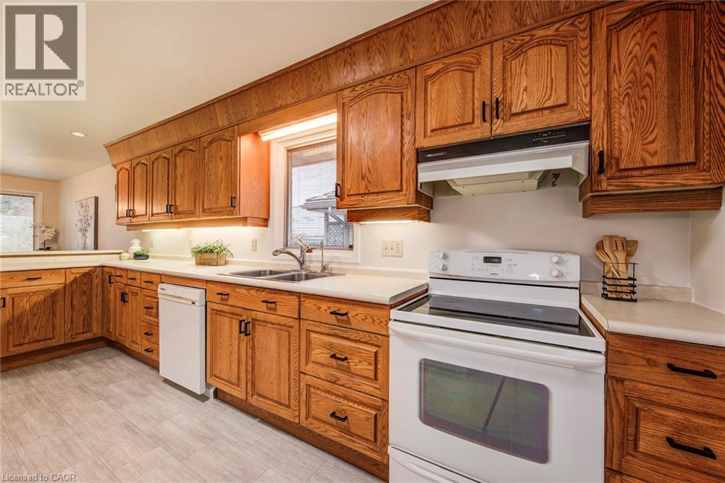 54 Glendale Road, Kitchener, Ontario  N2H 2Z8 - Photo 9 - 40782285