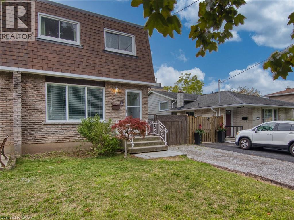 18 PRINCE PAUL Crescent, St. Catharines, Ontario