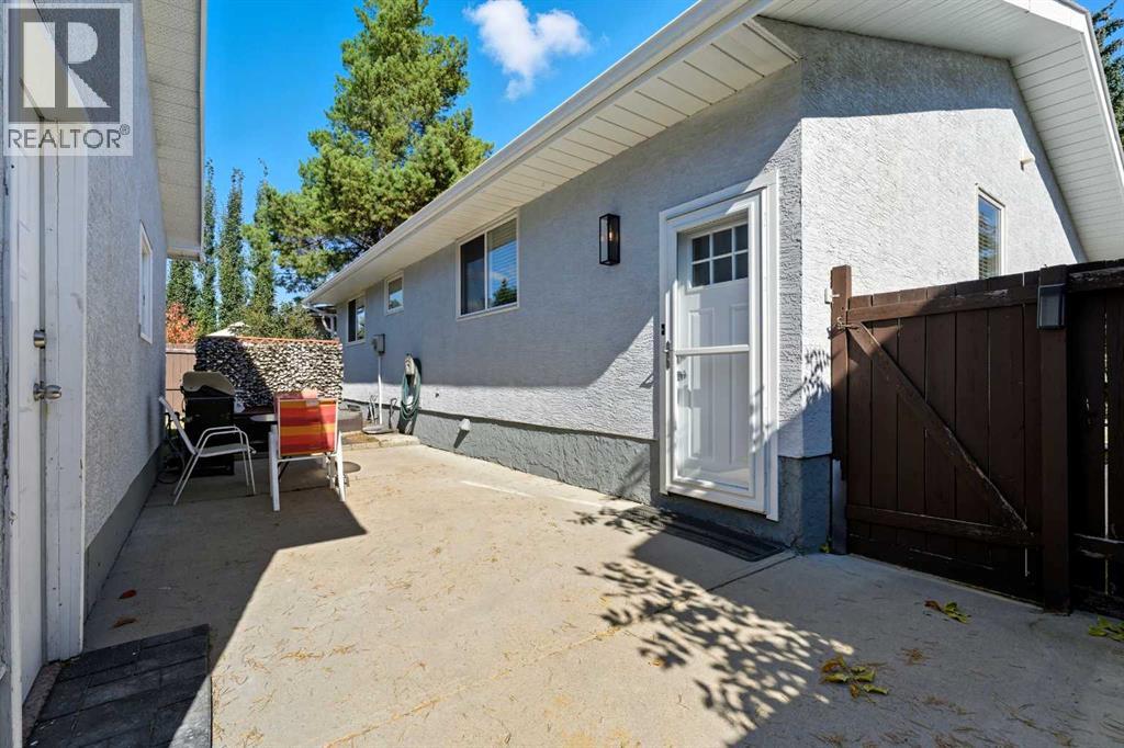 972 Bracewood Rise Sw, Calgary, Alberta  T2W 3C9 - Photo 21 - A2260191