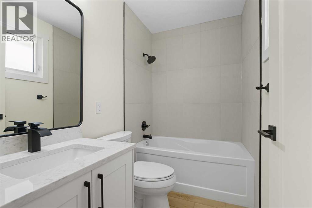 972 Bracewood Rise Sw, Calgary, Alberta  T2W 3C9 - Photo 9 - A2260191