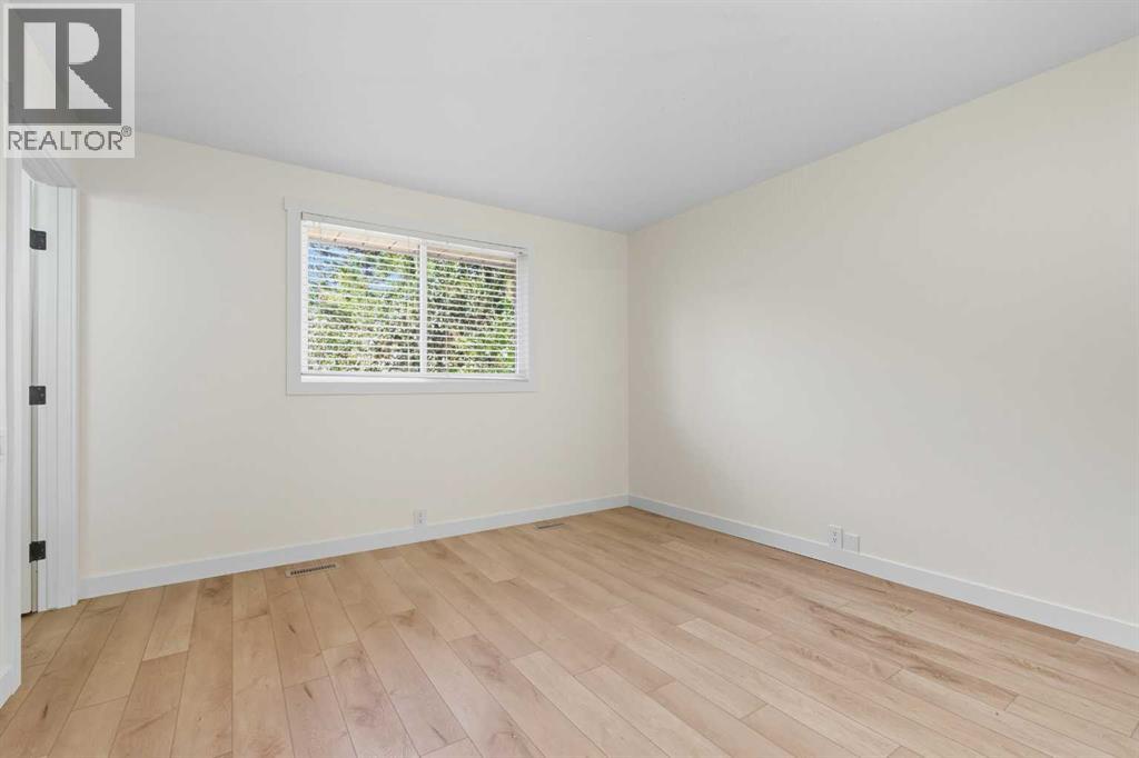 972 Bracewood Rise Sw, Calgary, Alberta  T2W 3C9 - Photo 8 - A2260191