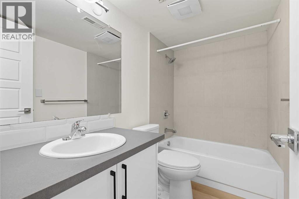 972 Bracewood Rise Sw, Calgary, Alberta  T2W 3C9 - Photo 18 - A2260191