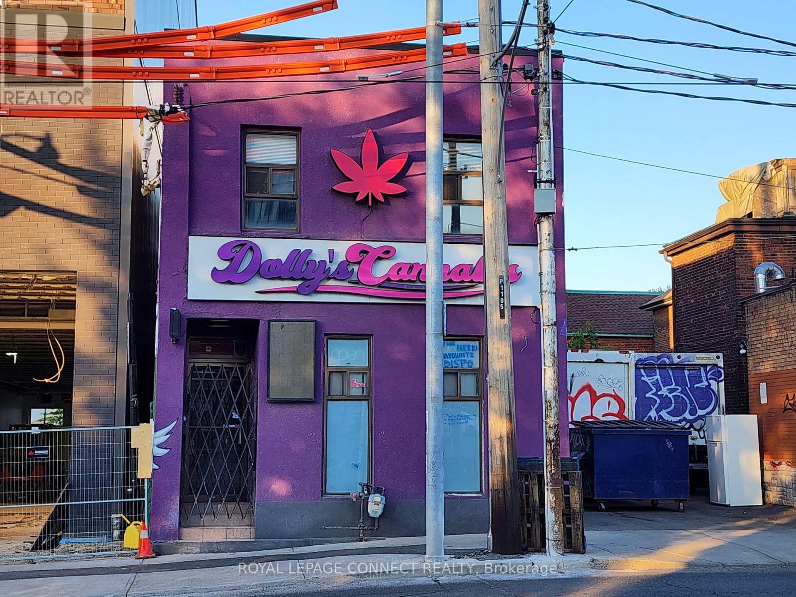 1105 BATHURST STREET, Toronto, Ontario
