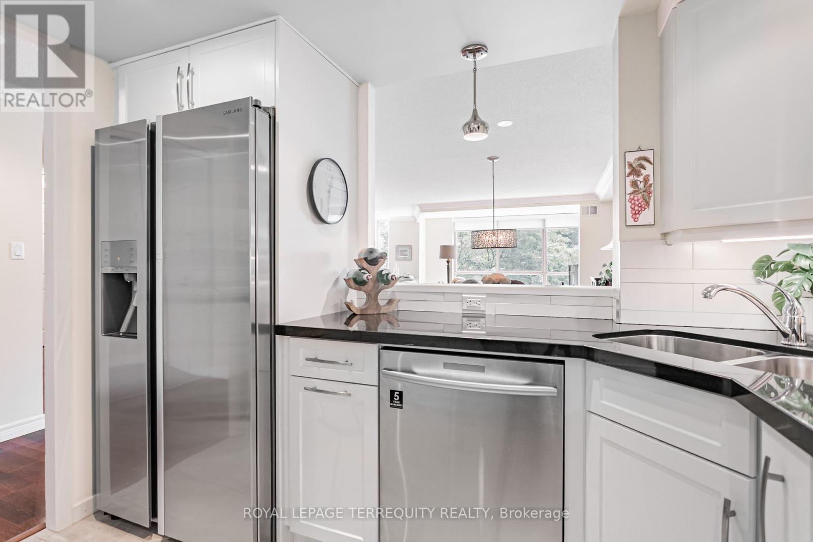 605 - 225 Davenport Road, Toronto, Ontario  M5R 3R2 - Photo 4 - C12483734