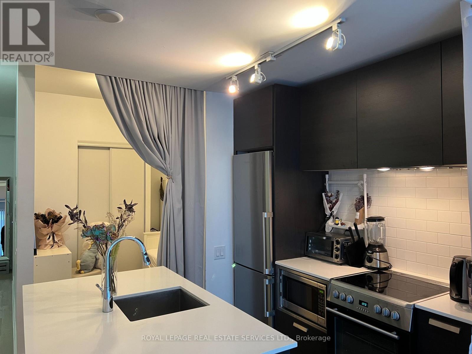 806 - 57 St Joseph Street, Toronto, Ontario  M5S 0C5 - Photo 11 - C12483753