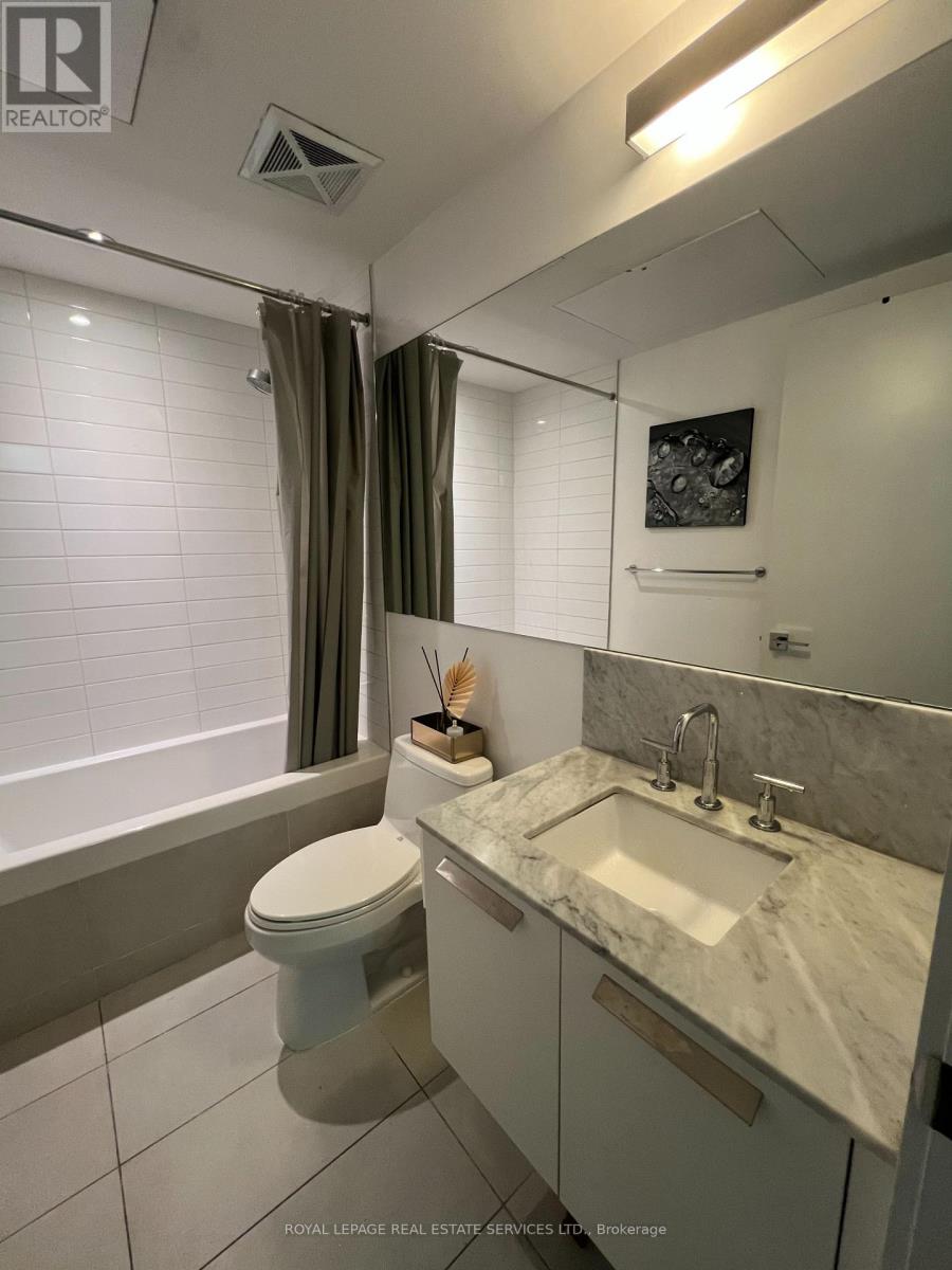 806 - 57 St Joseph Street, Toronto, Ontario  M5S 0C5 - Photo 5 - C12483753
